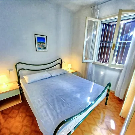 Amazing With Garden Apartment