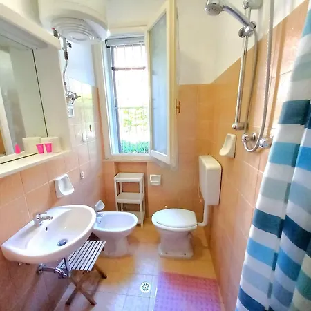 Amazing With Garden Apartment