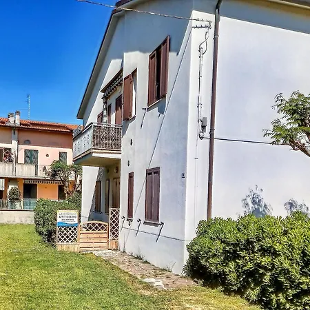Amazing With Garden Apartment *